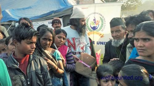 woolen clothes distributed near aiims delhi