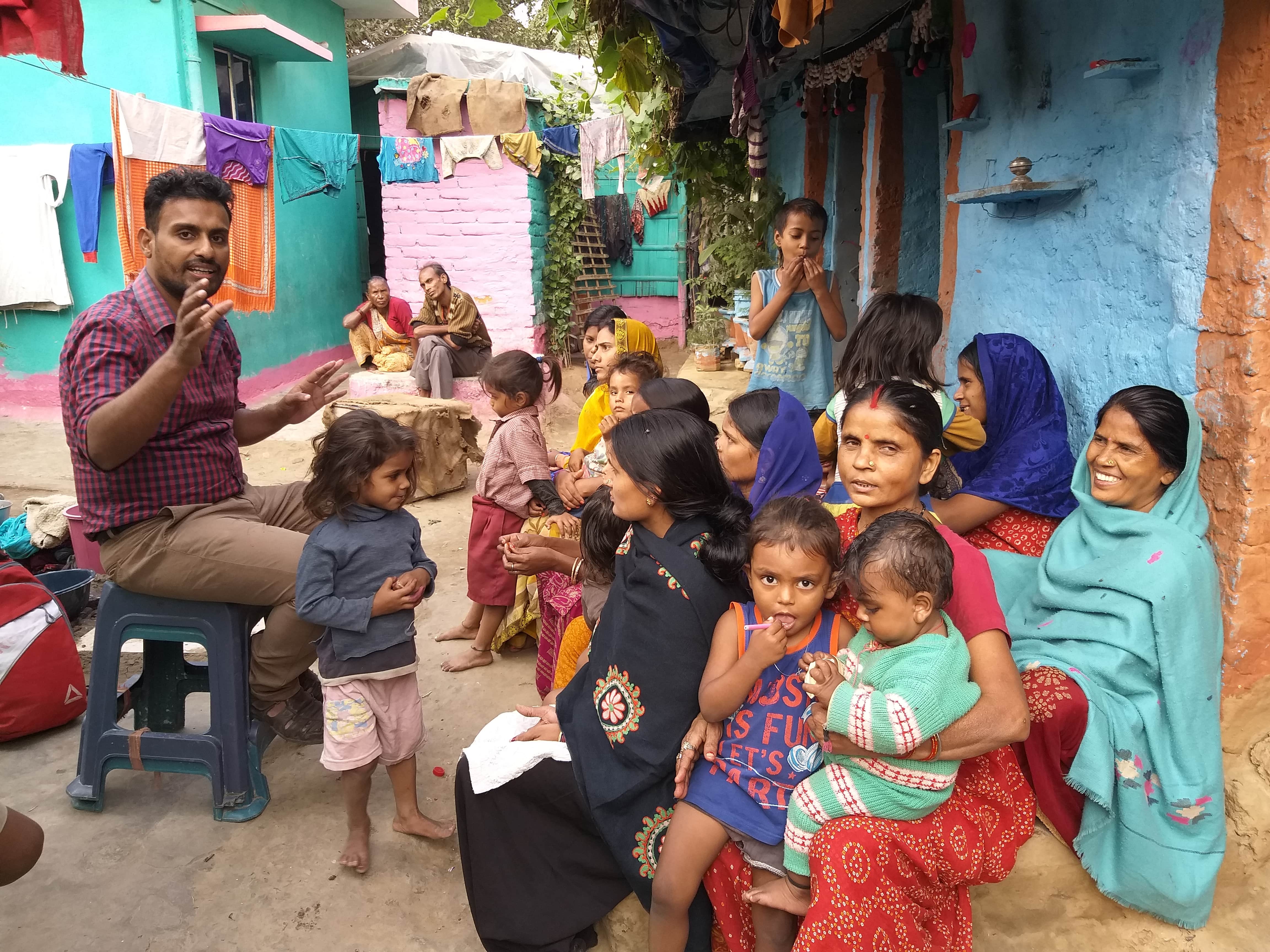 awareness-program-at-adalatganj-slum-on-solid-waste-management-and